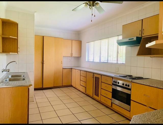 3 BEDROOM HOUSE FOR SALE IN VANDERBIJLPARK SE 6